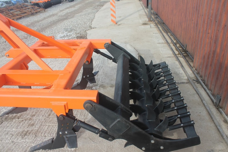 Плуг чизельный ПЧН-1,6 с зубчатым катком купить в Нальчике – «БДН-АгроКубань», 9