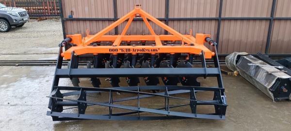 Борона дисковая навесная БДН 2,4х2Н с амортизаторами катка, 14 рабочих органов купить в Нальчике – «БДН-АгроКубань», 2