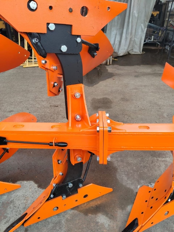 Плуг навесной оборотный 3/35+1 купить в Нальчике – «БДН-АгроКубань», 7