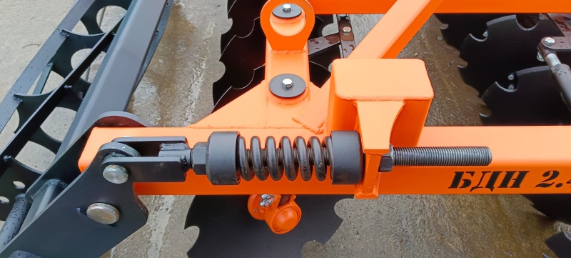 Борона дисковая навесная БДН 2,4х2Н с амортизаторами катка, 14 рабочих органов купить в Нальчике – «БДН-АгроКубань», 6