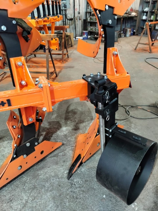 Плуг навесной оборотный 3/35+1 купить в Нальчике – «БДН-АгроКубань», 9