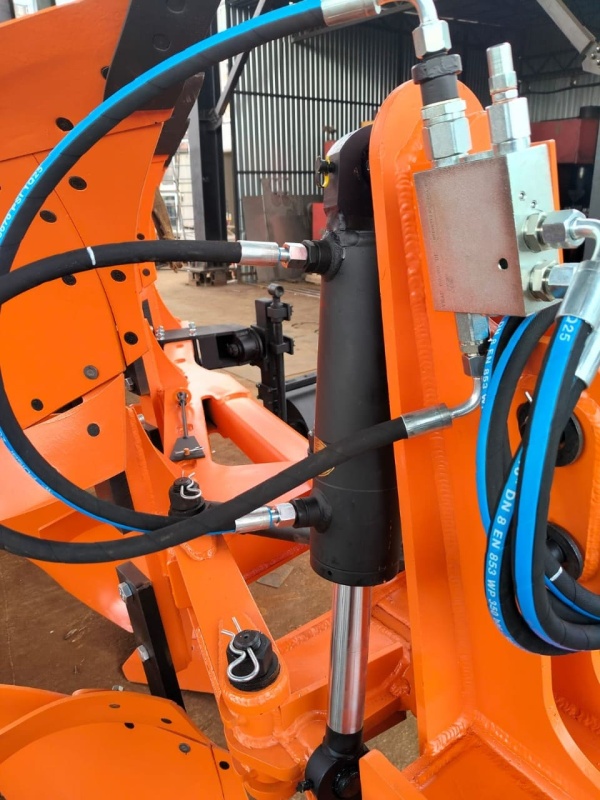 Плуг навесной оборотный 3/35 купить в Нальчике – «БДН-АгроКубань», 3