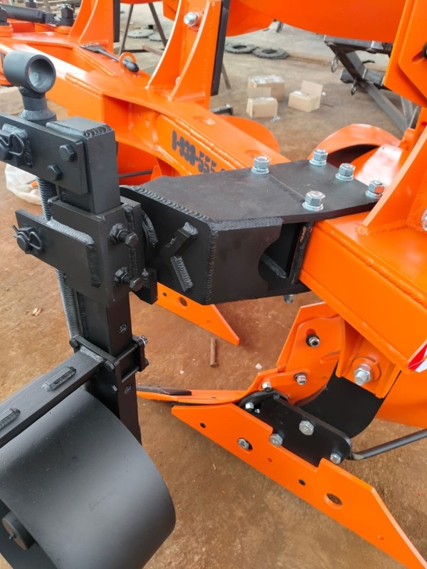 Плуг навесной оборотный 3/35 купить в Нальчике – «БДН-АгроКубань», 5