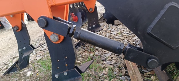 Плуг чизельный ПЧН 1,6 с планчатым катком купить в Нальчике – «БДН-АгроКубань», 3