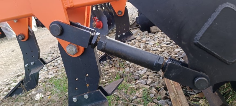 Плуг чизельный ПЧН 1,6 с планчатым катком купить в Нальчике – «БДН-АгроКубань», 3