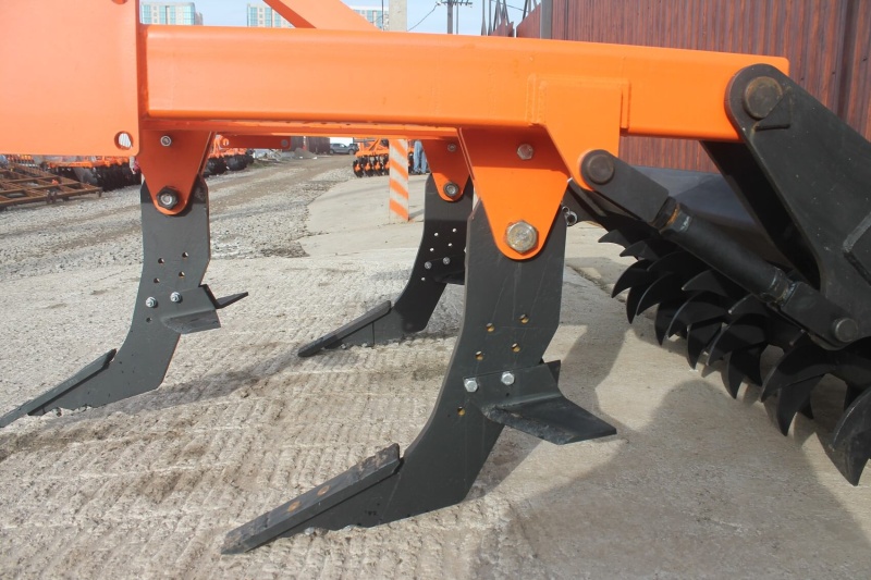 Плуг чизельный ПЧН-1,6 с зубчатым катком купить в Нальчике – «БДН-АгроКубань», 11