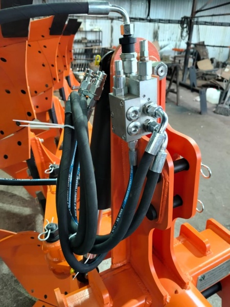 Плуг навесной оборотный 3/35+1 купить в Нальчике – «БДН-АгроКубань», 3