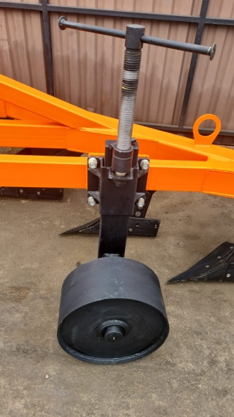 Плуг отвальный ПЛН 3-35 (3 корпуса) купить в Нальчике – «БДН-АгроКубань», 4